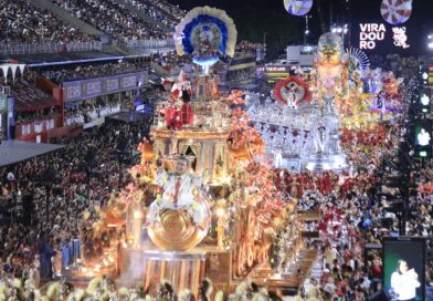 Beija-Flor e Viradouro brilham na 2ª noite do Grupo Especial no Rio Beija-Flor e Viradouro brilham na 2ª noite do Grupo Especial no Rio