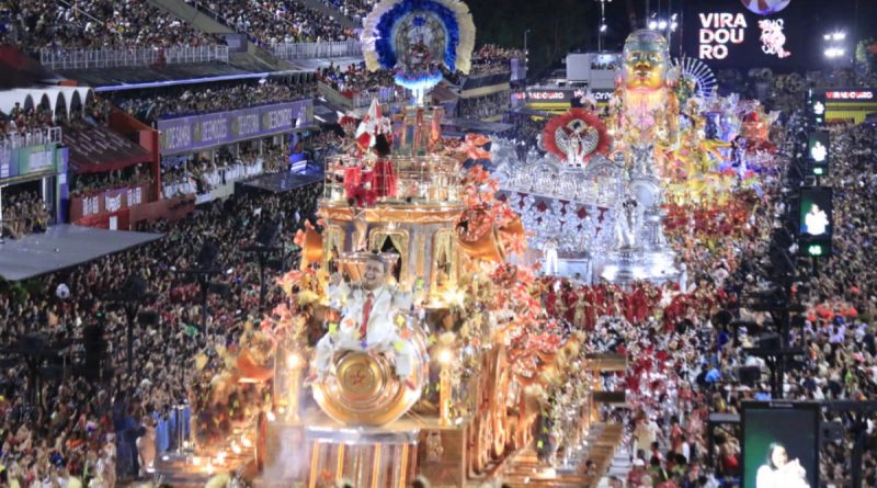 Beija-Flor e Viradouro brilham na 2ª noite do Grupo Especial no Rio Beija-Flor e Viradouro brilham na 2ª noite do Grupo Especial no Rio