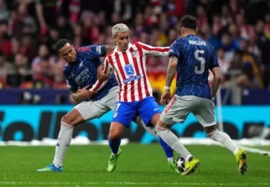 Atlético de Madrid e Arsenal empatam e deixam semifinal da Champions em aberto