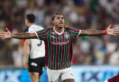 Fluminense vence Corinthians e assume vice-liderança do Brasileirão