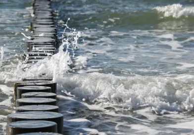 Alerta de tsunami é emitido após terremoto de magnitude 7,4 na costa da Indonésia