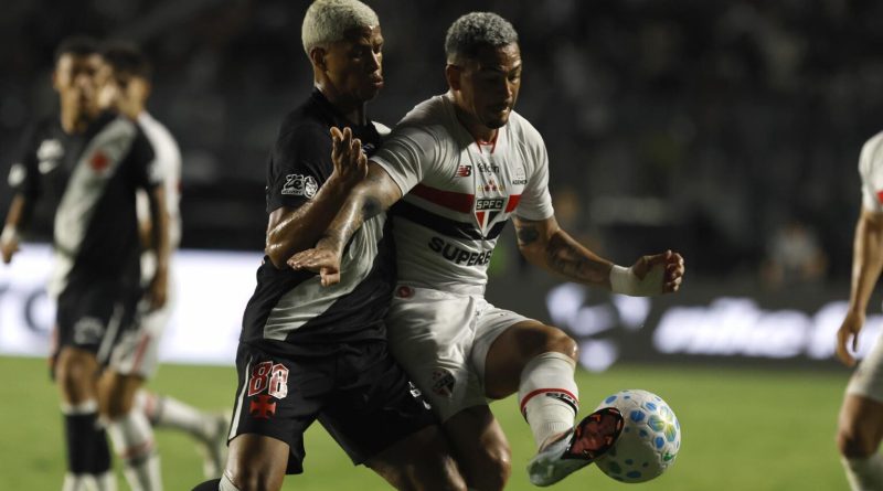 Vasco vence São Paulo de virada em São Januário 