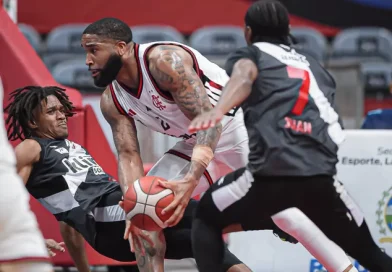 Flamengo vence e rebaixa Vasco no NBB