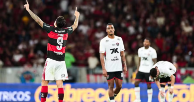 Flamengo vence o Vitória no Maracanã e larga com a vantagem na Copa do Brasil