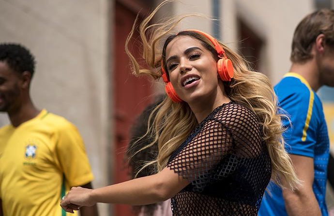 Anitta divulga prévia de música para Copa do Mundo em parceria com Lisa e Rema Anitta divulga prévia de música para Copa do Mundo em parceria com Lisa e Rema
