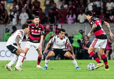 Flamengo vence o Estudiantes e confirma vaga nas oitavas da Libertadores Flamengo vence o Estudiantes e confirma vaga nas oitavas da Libertadores