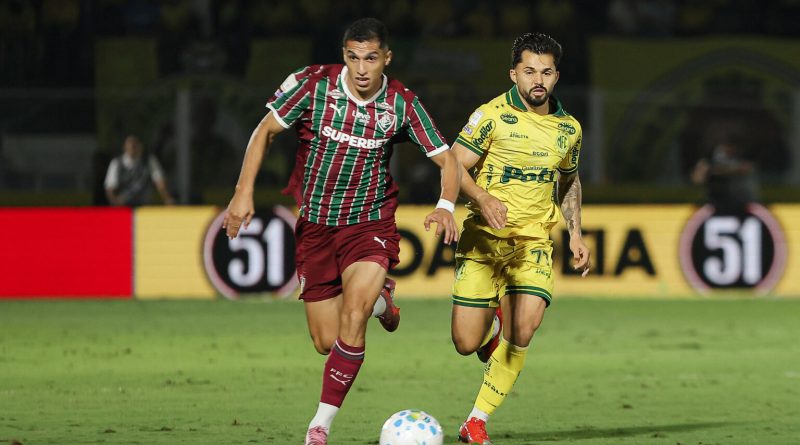 Fluminense sofre gols pela nona partida seguida na temporada Fluminense sofre gols pela nona partida seguida na temporada