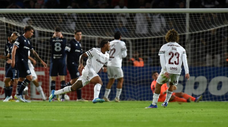Fluminense marca no fim e empata com Independiente Rivadavia