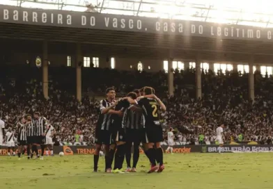 Atlético derrota Vasco no Rio e termina semestre a seis pontos do G4 do Brasileiro Atlético derrota Vasco no Rio e termina semestre a seis pontos do G4 do Brasileiro