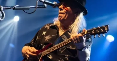 Morre Luiz Carlini, referência do rock brasileiro, aos 73 anos