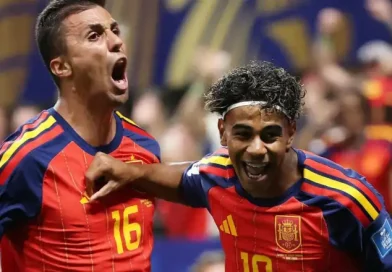 Espanha goleia Arábia Saudita e vira líder de grupo na Copa do Mundo Espanha goleia Arábia Saudita e vira líder de grupo na Copa do Mundo