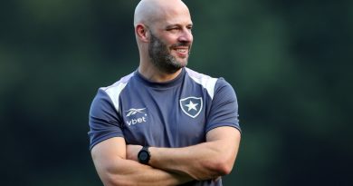 Vasco negocia com o técnico Franclim Carvalho, do Botafogo