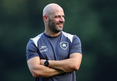 Vasco negocia com o técnico Franclim Carvalho, do Botafogo