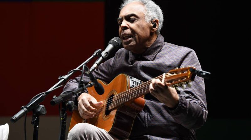 O baiano Gilberto Gil completa 84 anos e documenta turnê de despedida em álbum ao vivo