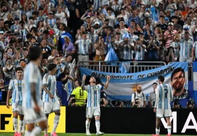 Em noite mágica de Messi, Argentina atropela Argélia e estreia com vitória na Copa Em noite mágica de Messi, Argentina atropela Argélia e estreia com vitória na Copa