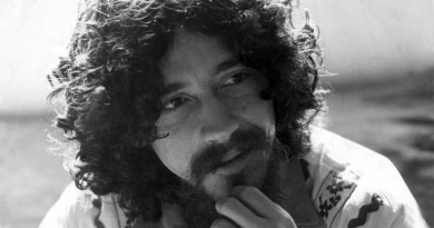 Em 28 de junho de 1945, nascia o excêntrico “maluco beleza” Raul Seixas
