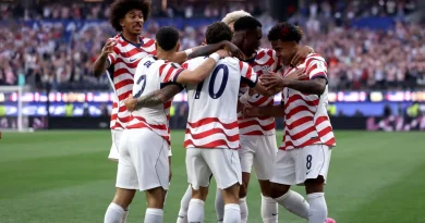 EUA goleia o Paraguai e estreia com vitória na Copa do Mundo EUA goleia o Paraguai e estreia com vitória na Copa do Mundo