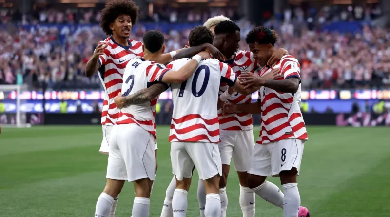 EUA goleia o Paraguai e estreia com vitória na Copa do Mundo EUA goleia o Paraguai e estreia com vitória na Copa do Mundo