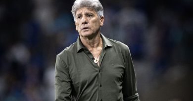 Vasco anuncia a saída do técnico Renato Gaúcho