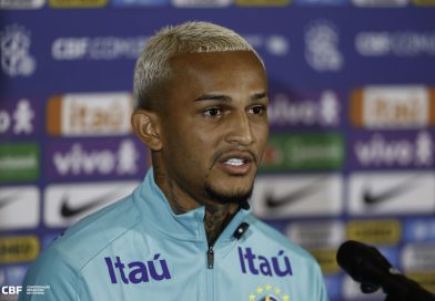 Wesley é cortado da Seleção Brasileira e está fora da Copa do Mundo Wesley é cortado da Seleção Brasileira e está fora da Copa do Mundo