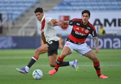 Flamengo empata com River Plate em amistoso disputado em Portugal Flamengo empata com River Plate em amistoso disputado em Portugal