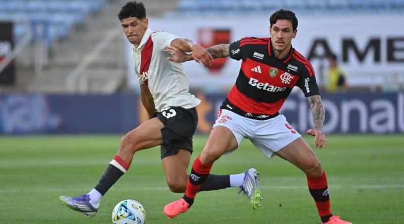 Flamengo empata com River Plate em amistoso disputado em Portugal Flamengo empata com River Plate em amistoso disputado em Portugal