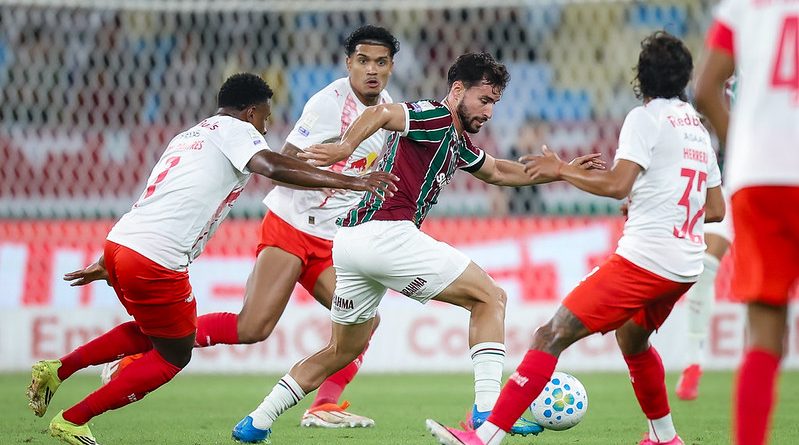 Com gol no fim, Fluminense arranca empate com o Bragantino no Maracanã Com gol no fim, Fluminense arranca empate com o Bragantino no Maracanã