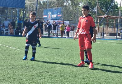 PSG Nilton Lins joga por música e faz 8 a 0 no Vasco da Gama pelo estadual de soccer society sub-10 PSG Nilton Lins joga por música e faz 8 a 0 no Vasco da Gama pelo estadual de soccer society sub-10