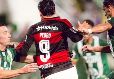 Flamengo goleia a Chapecoense na Arena Condá em seu retorno ao Brasileirão