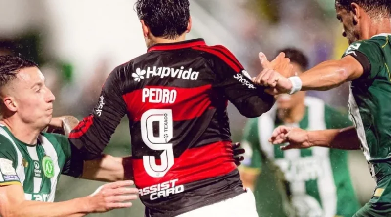 Flamengo goleia a Chapecoense na Arena Condá em seu retorno ao Brasileirão
