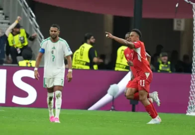 Suíça vence Argélia e se classifica às oitavas da Copa do Mundo Suíça vence Argélia e se classifica às oitavas da Copa do Mundo