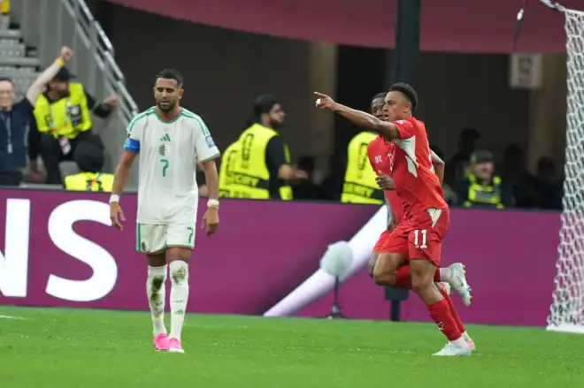 Suíça vence Argélia e se classifica às oitavas da Copa do Mundo Suíça vence Argélia e se classifica às oitavas da Copa do Mundo