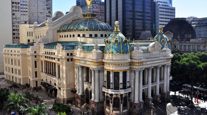 Theatro Municipal do Rio celebra 117 anos com programação gratuita e atrações especiais Theatro Municipal do Rio celebra 117 anos com programação gratuita e atrações especiais