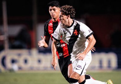 Com “lei do ex”, Vasco perde para o Vitória no retorno do Campeonato Brasileiro Com “lei do ex”, Vasco perde para o Vitória no retorno do Campeonato Brasileiro