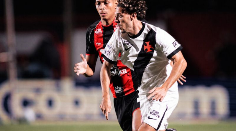 Com “lei do ex”, Vasco perde para o Vitória no retorno do Campeonato Brasileiro Com “lei do ex”, Vasco perde para o Vitória no retorno do Campeonato Brasileiro