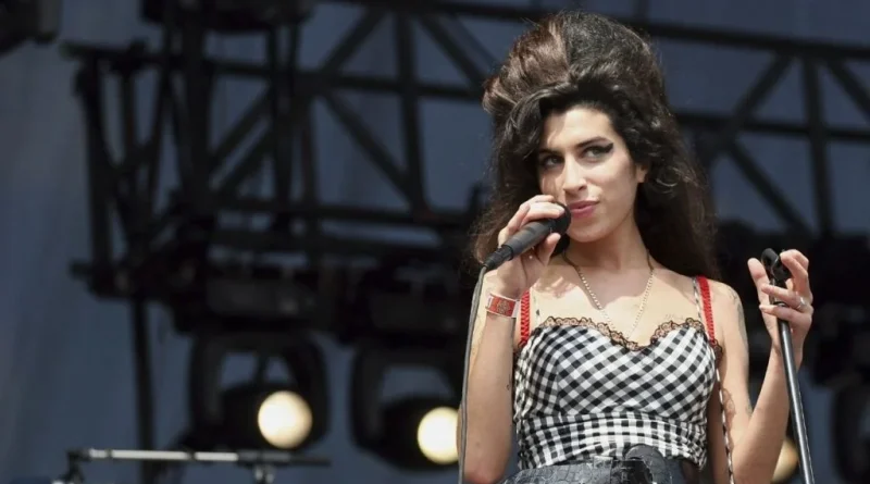 Há 15 anos, o mundo da música se despedia de Amy Winehouse