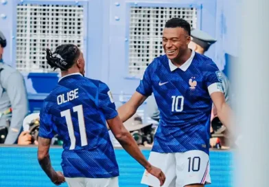 França goleia Suécia e avança às oitavas da Copa do Mundo