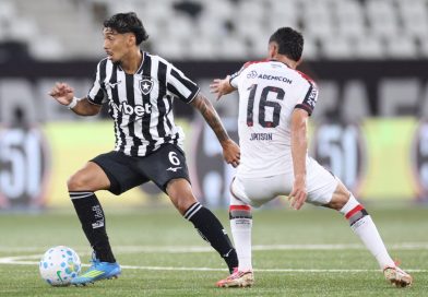 Série A: Athletico-PR vence Botafogo no estádio Nilton Santos