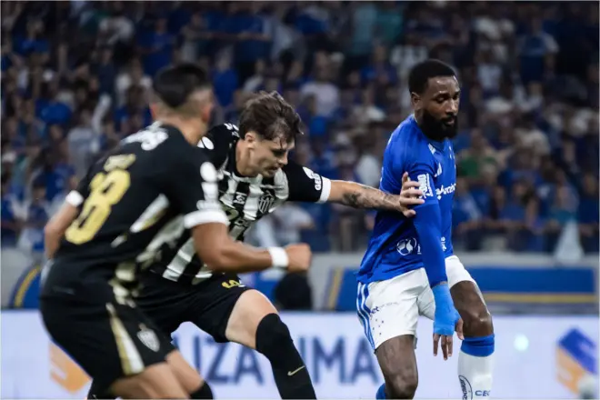 Em jogo eletrizante, Cruzeiro e Atlético empatam na ida das quartas da Copa do Brasil Em jogo eletrizante, Cruzeiro e Atlético empatam na ida das quartas da Copa do Brasil