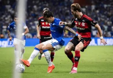 Cruzeiro e Flamengo empatam no Mineirão pela ida das oitavas da Libertadores Cruzeiro e Flamengo empatam no Mineirão pela ida das oitavas da Libertadores