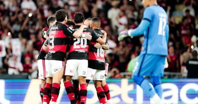No clássico 400 da história, Flamengo vence o Botafogo por 3 a 0 e segue na briga pela liderança No clássico 400 da história, Flamengo vence o Botafogo por 3 a 0 e segue na briga pela liderança