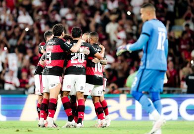 No clássico 400 da história, Flamengo vence o Botafogo por 3 a 0 e segue na briga pela liderança No clássico 400 da história, Flamengo vence o Botafogo por 3 a 0 e segue na briga pela liderança