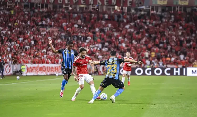 Internacional e Grêmio empatam sem gols na Copa do Brasil Internacional e Grêmio empatam sem gols na Copa do Brasil
