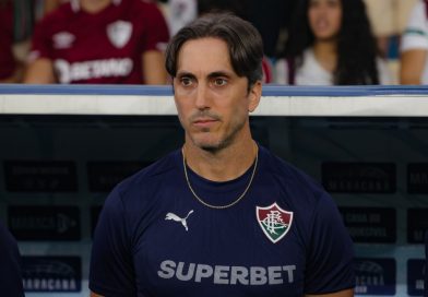 Fluminense demite técnico Luis Zubeldía Fluminense demite técnico Luis Zubeldía