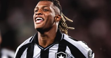 Clube inglês entra na briga pela contratação de Danilo