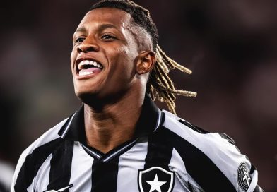 Clube inglês entra na briga pela contratação de Danilo