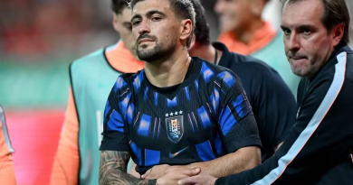 Arrascaeta passará por cirurgia no punho após confirmação de fratura com seleção uruguaia Arrascaeta passará por cirurgia no punho após confirmação de fratura com seleção uruguaia