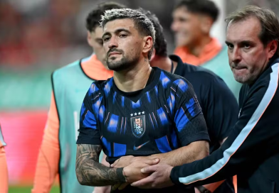 Arrascaeta passará por cirurgia no punho após confirmação de fratura com seleção uruguaia Arrascaeta passará por cirurgia no punho após confirmação de fratura com seleção uruguaia