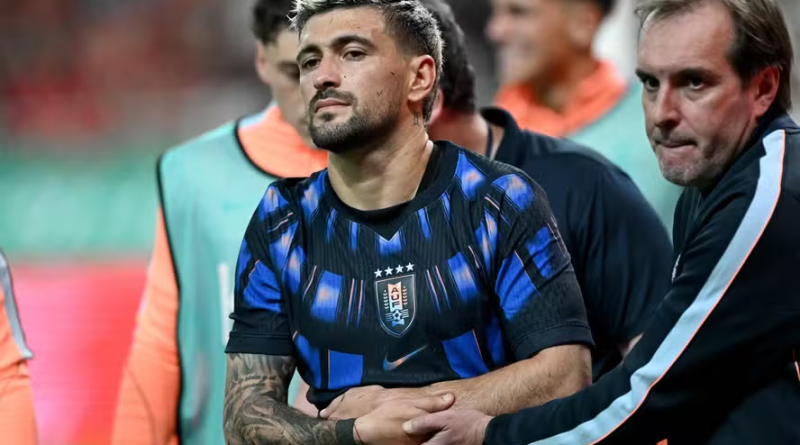 Arrascaeta passará por cirurgia no punho após confirmação de fratura com seleção uruguaia Arrascaeta passará por cirurgia no punho após confirmação de fratura com seleção uruguaia