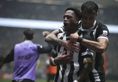 Atlético vence Cruzeiro de virada e avança na Copa do Brasil Atlético vence Cruzeiro de virada e avança na Copa do Brasil